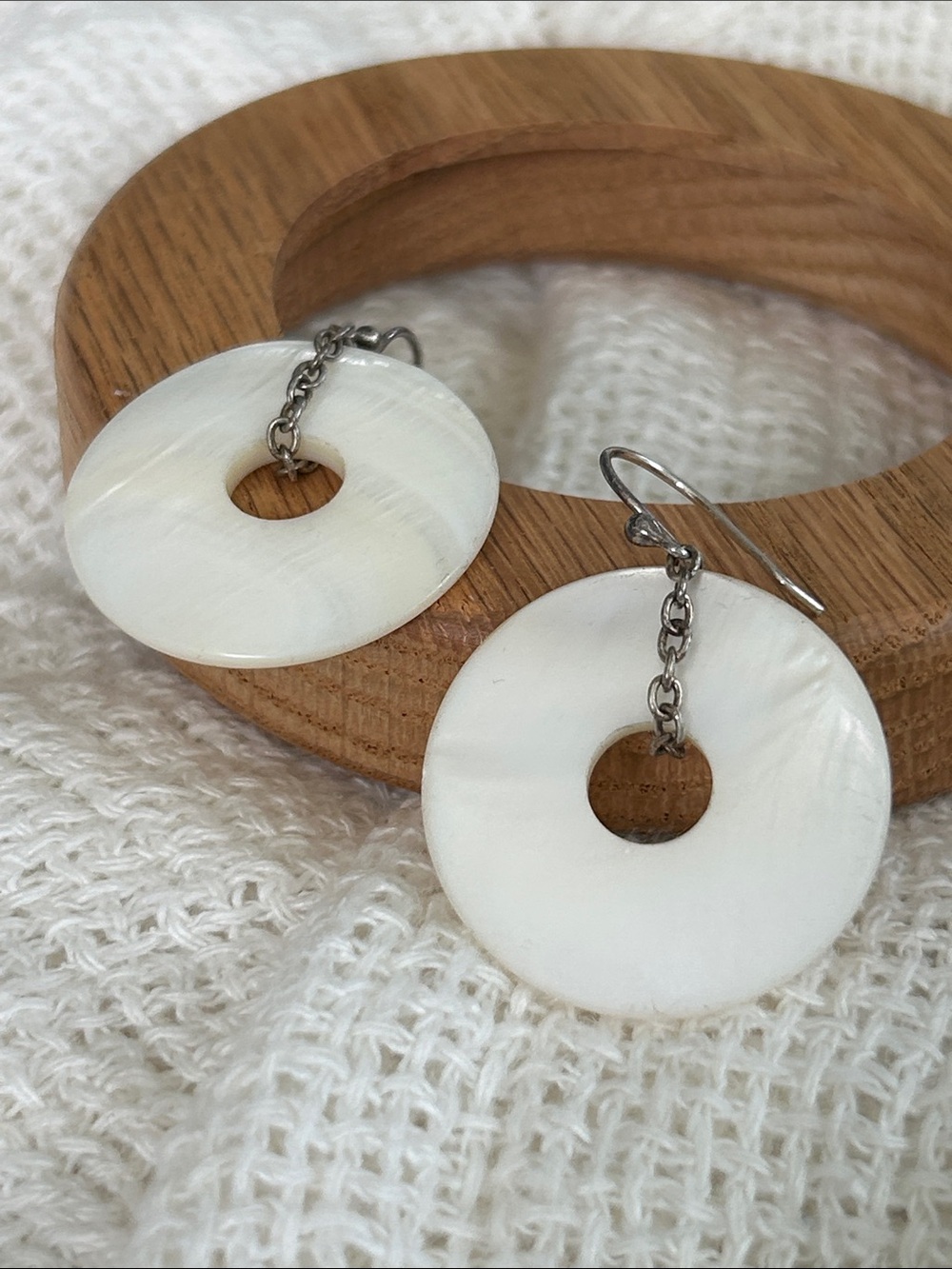 Shell disk and Sterling Chain link Dangle Earrings (E10)